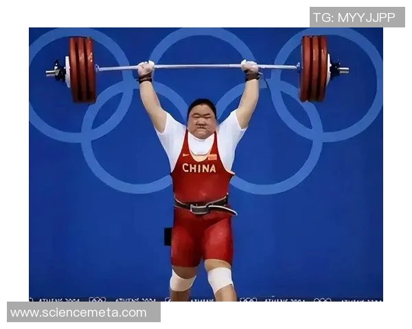 举重运动员的力量与坚持:从训练到赛场的成长之路 举重运动员的力量与坚持:从训练到赛场的成长之路
