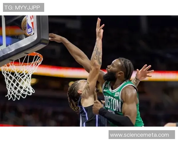 2009年NBA季后赛魔术队与凯尔特人队首场对决精彩回顾与战术分析